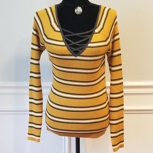 ♡NWOT💓 Curve Making Sweater